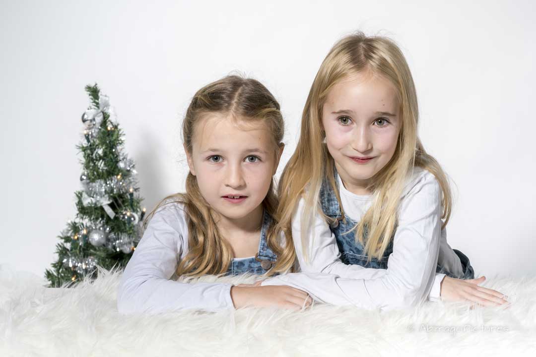 Kinderfoto von zwei Schwestern