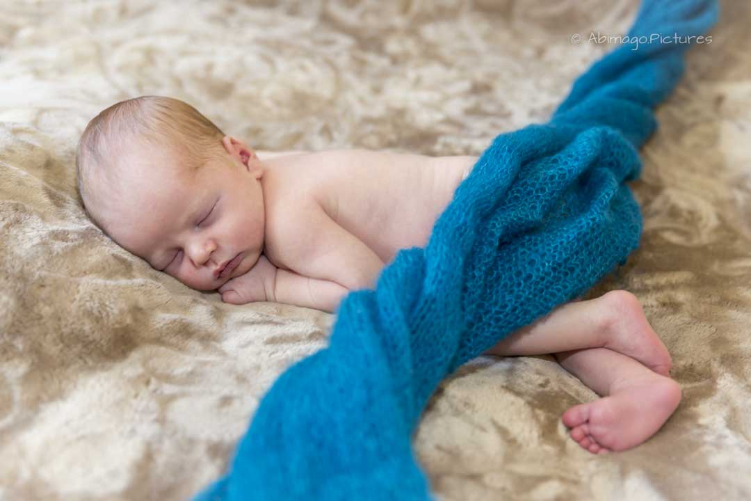 Newborn Shooting Foto vom schlafenden Baby
