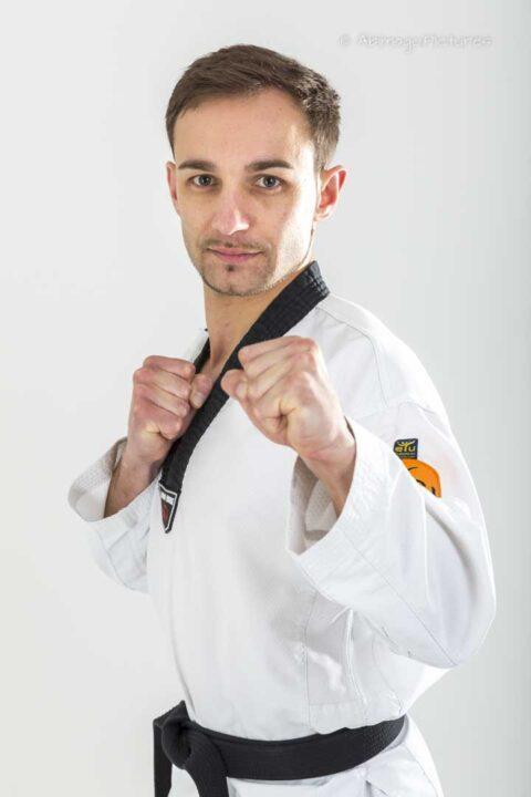 Portraitfoto vom Taekwondo-Kämpfer