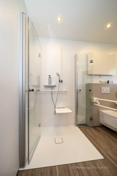 Werbefoto vom neu renovierten Badezimmer